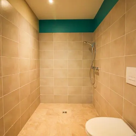 Vita, Jacuzzi Partage & Parking Avec Borne De Recharge Voiture Electrique