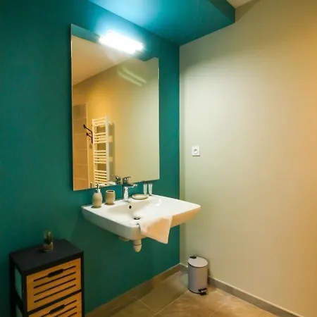 Vita, Jacuzzi Partage & Parking Avec Borne De Recharge Voiture Electrique