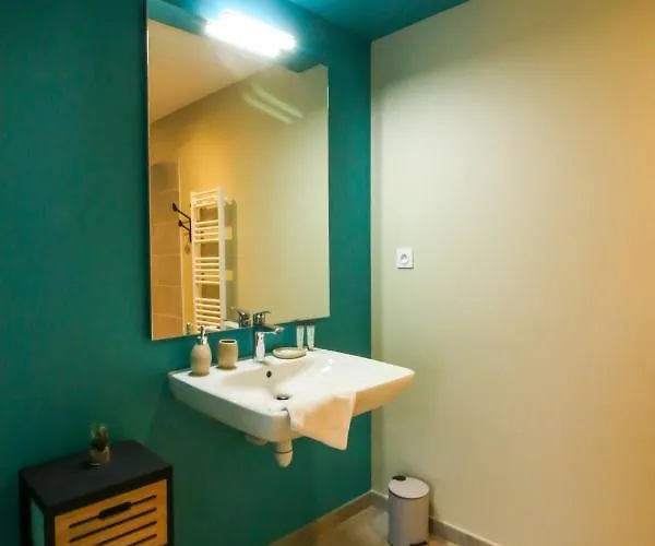 Vita, Jacuzzi Partage & Parking Avec Borne De Recharge Voiture Electrique